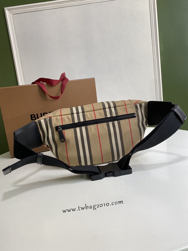 Burberry專門店新款休閒腰包 巴寶莉拼色尼龍材質男女款腰包挎包 yxb1153